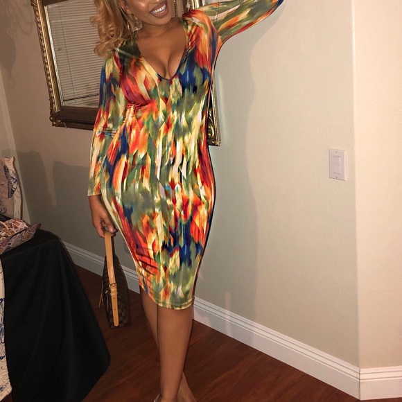 Beautiful multi-color dress 💙🧡 - Picture 2 of 2